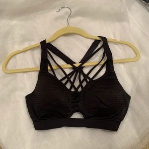 Victoria’s Secret Criss Cross Sports Bra 32C